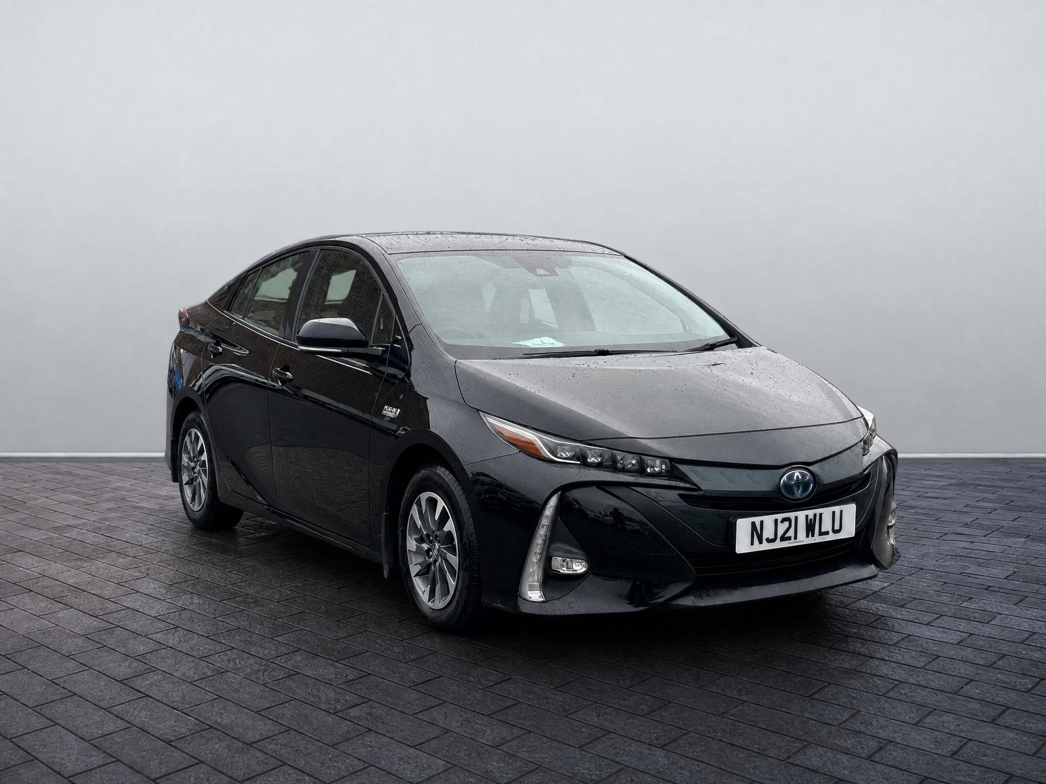 Main listing image - Toyota Prius