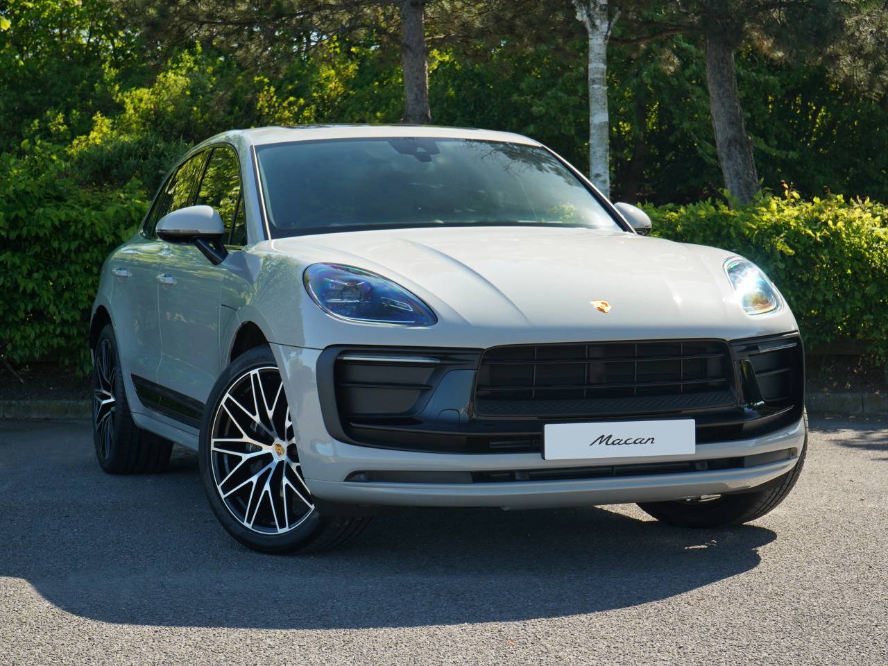Main listing image - Porsche Macan