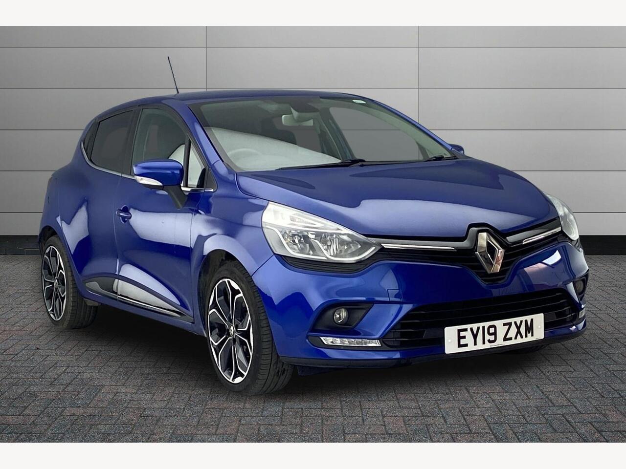 Main listing image - Renault Clio