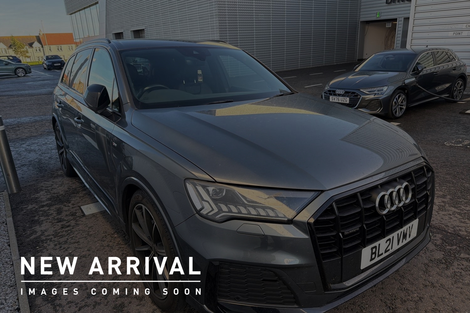 Main listing image - Audi Q7
