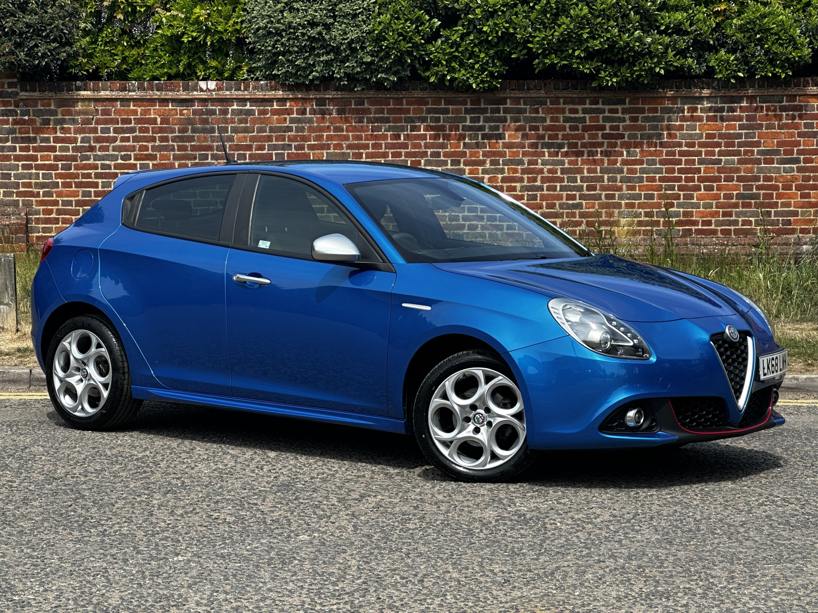 Main listing image - Alfa Romeo Giulietta