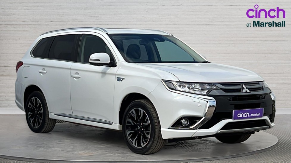 Main listing image - Mitsubishi Outlander