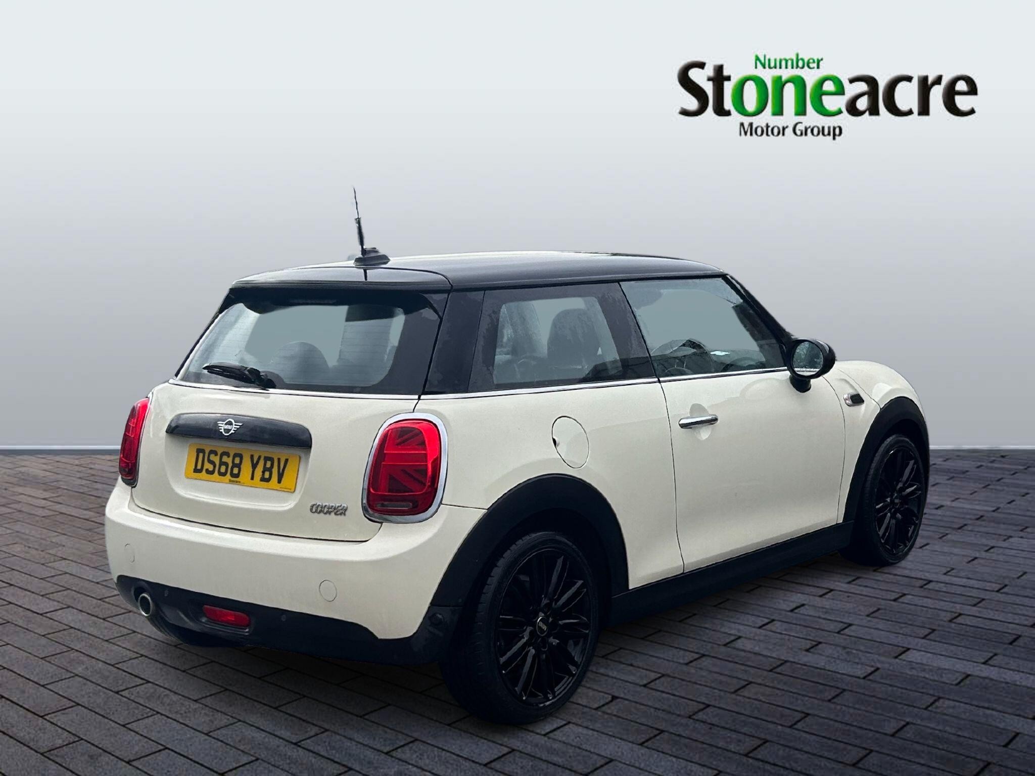 Main listing image - MINI Hatchback