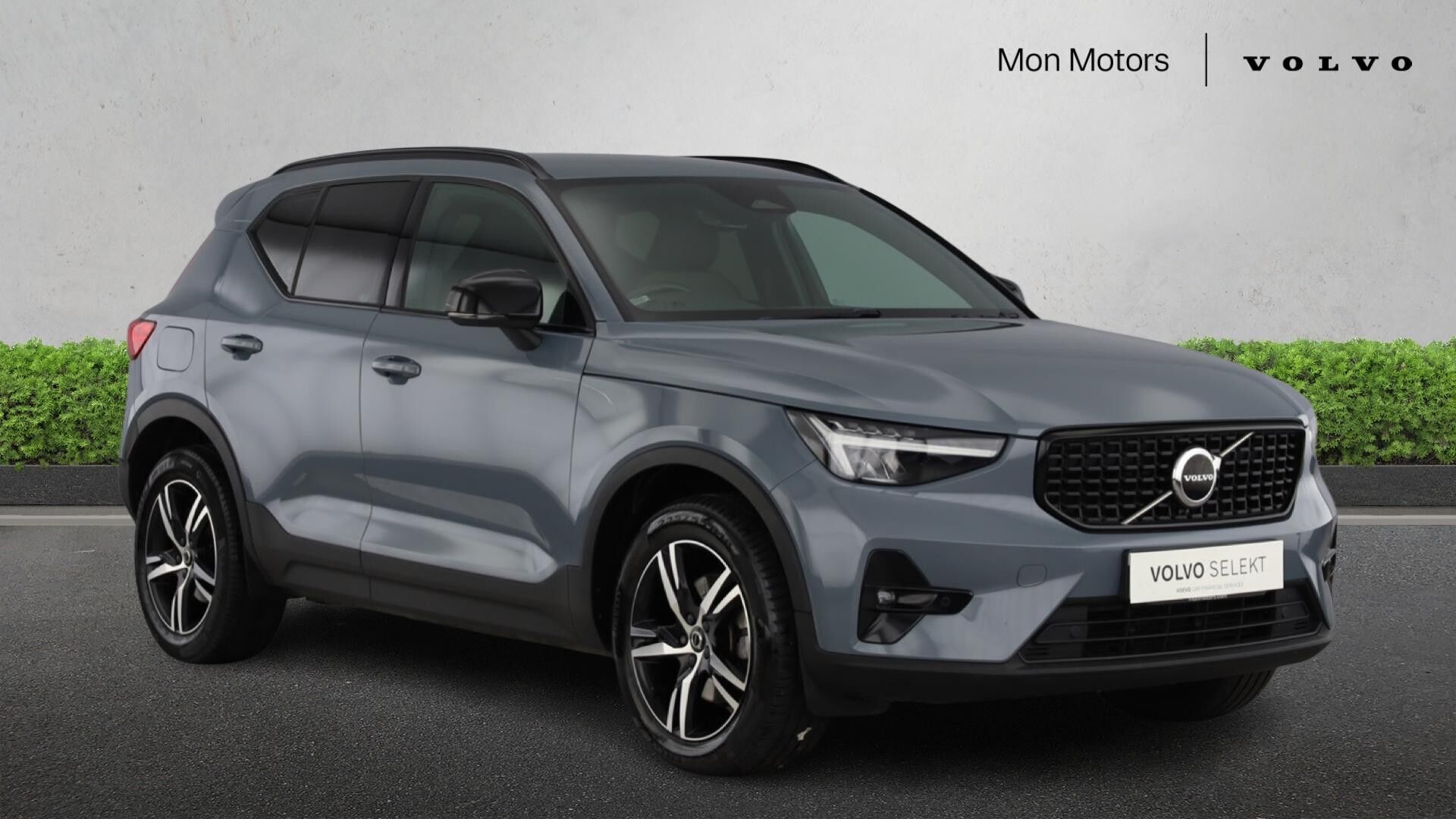 Main listing image - Volvo XC40
