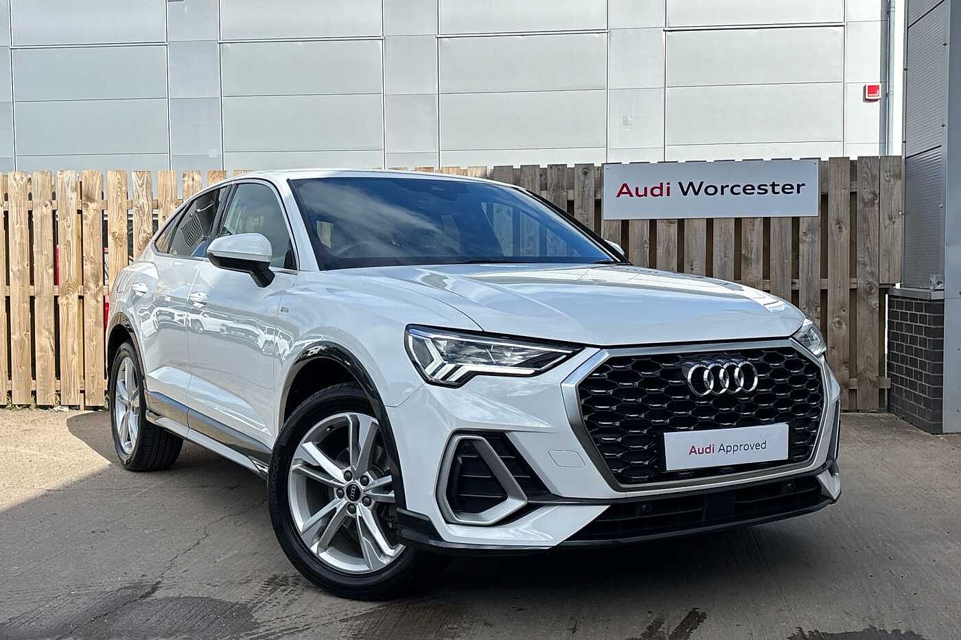 Main listing image - Audi Q3