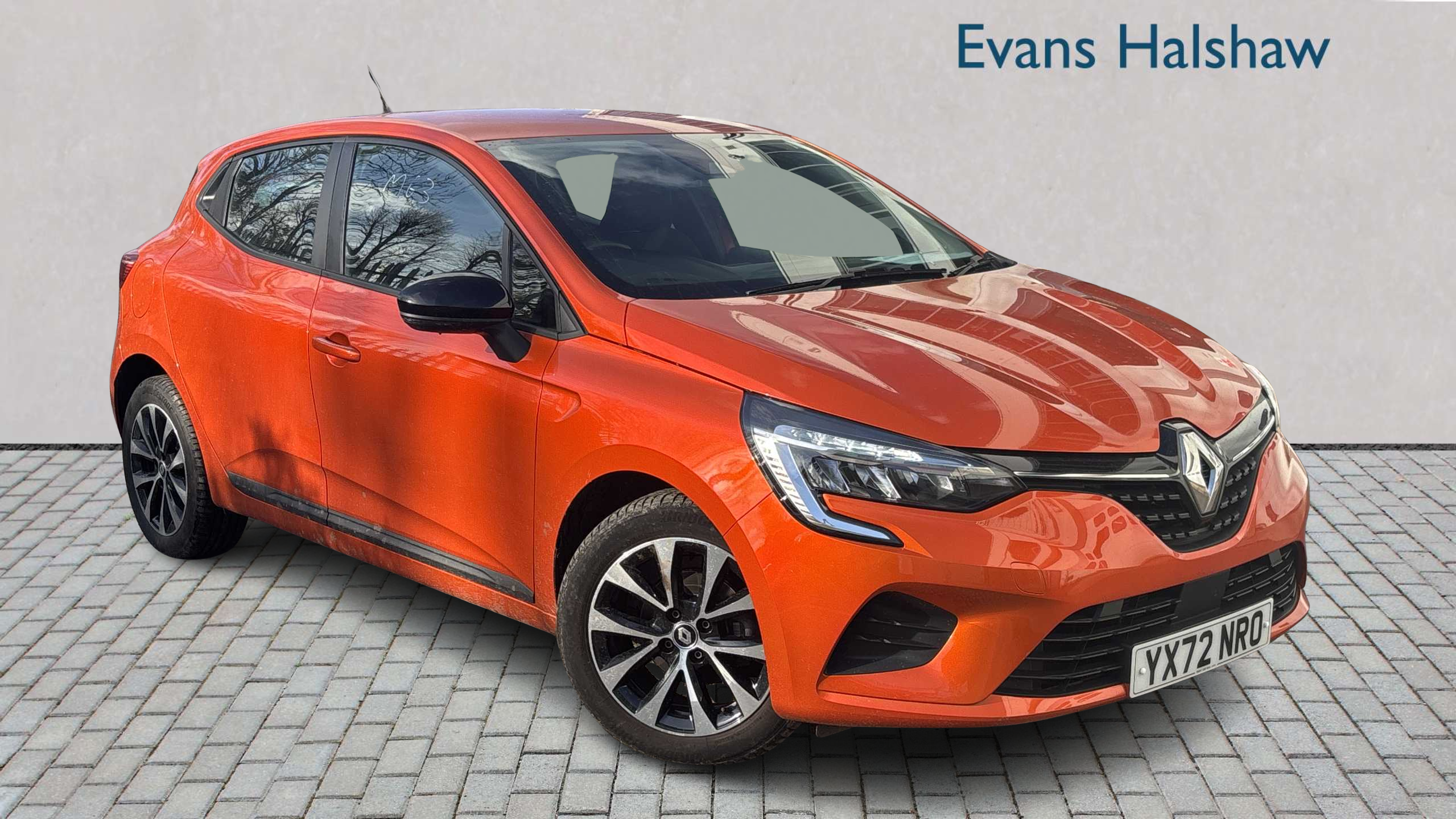 Main listing image - Renault Clio