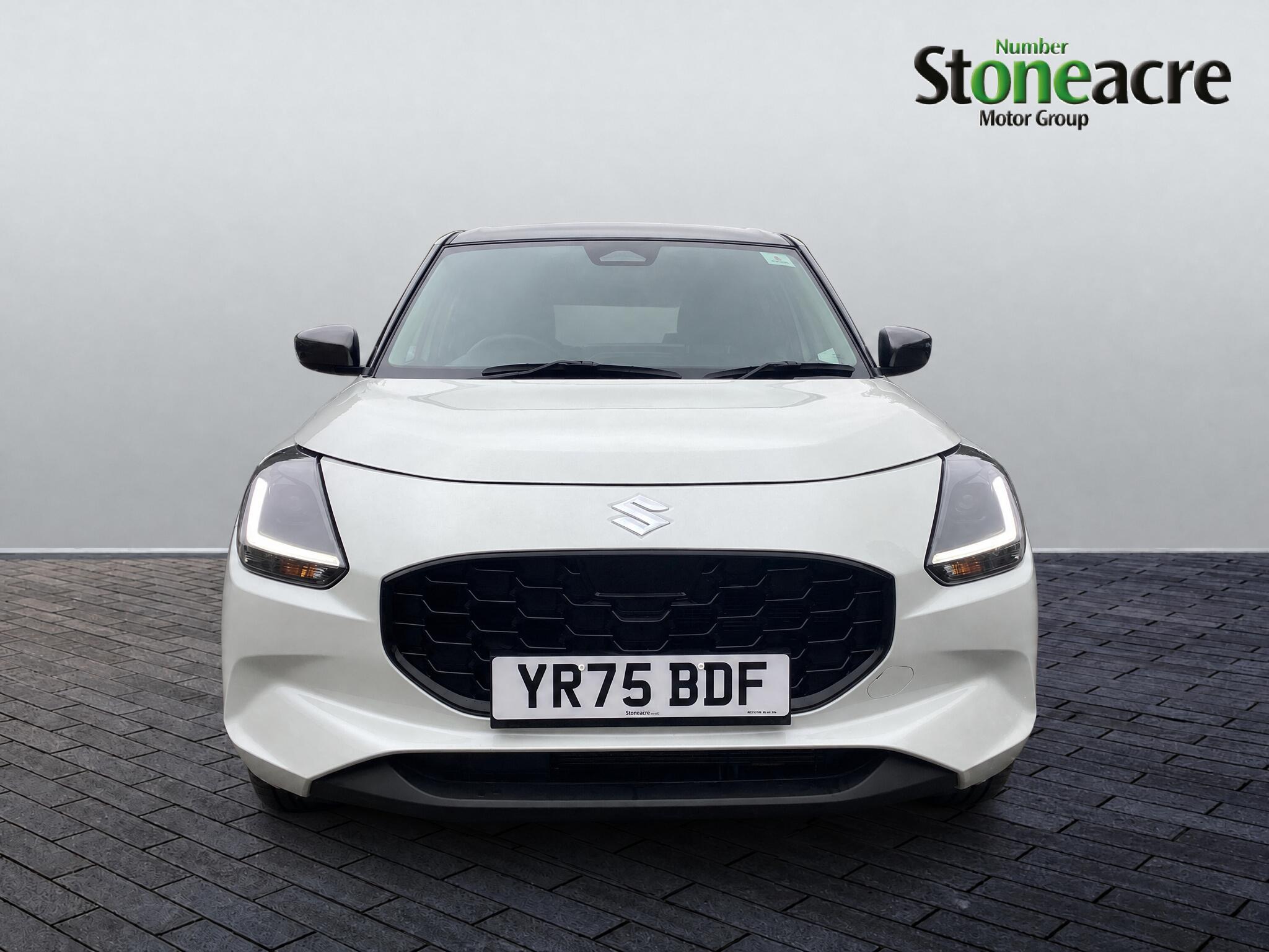 Main listing image - Suzuki Swift