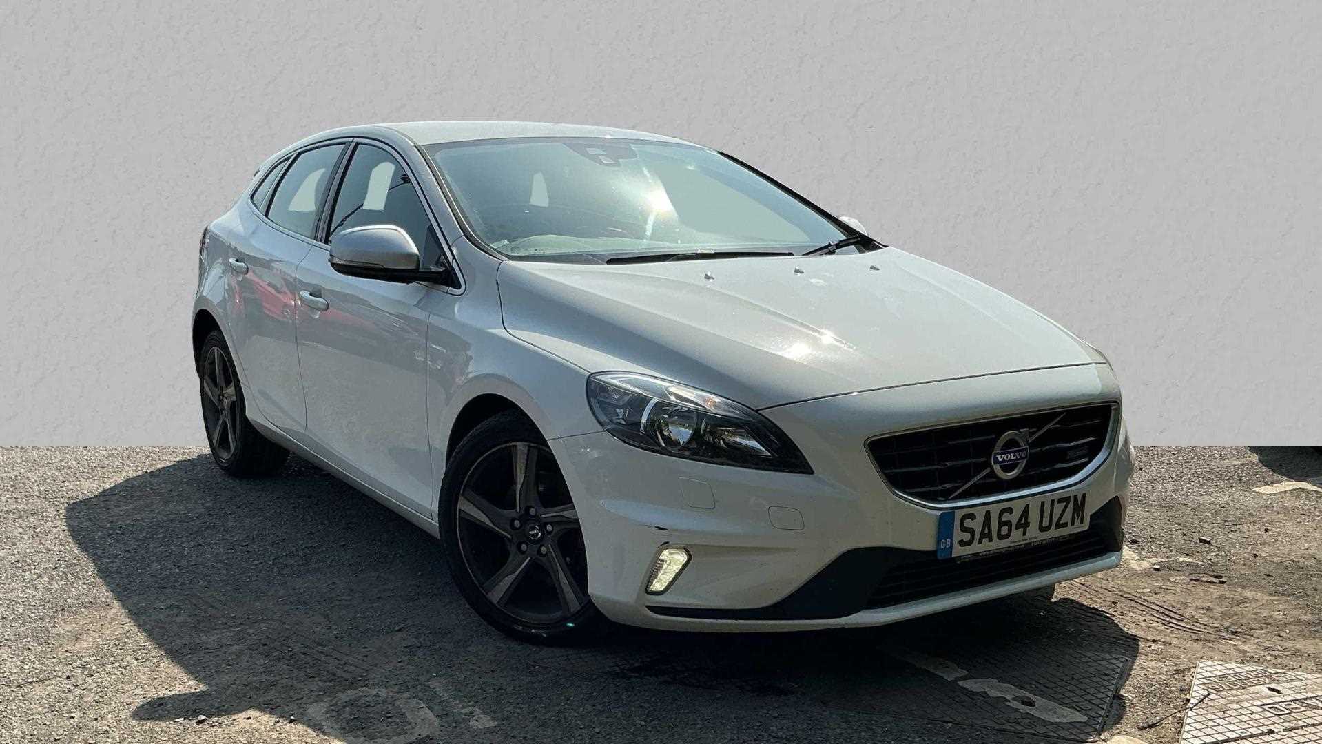 Main listing image - Volvo V40