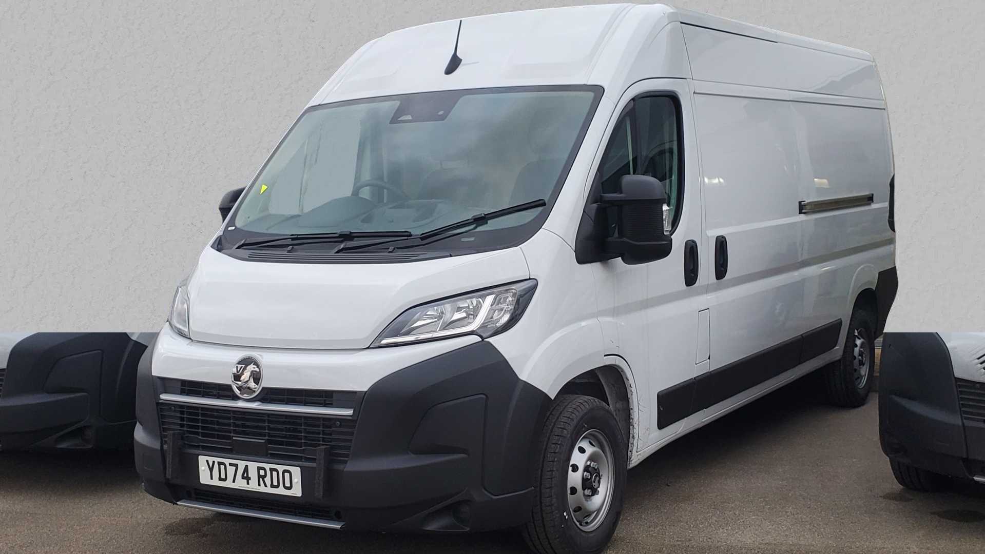 Main listing image - Vauxhall Movano