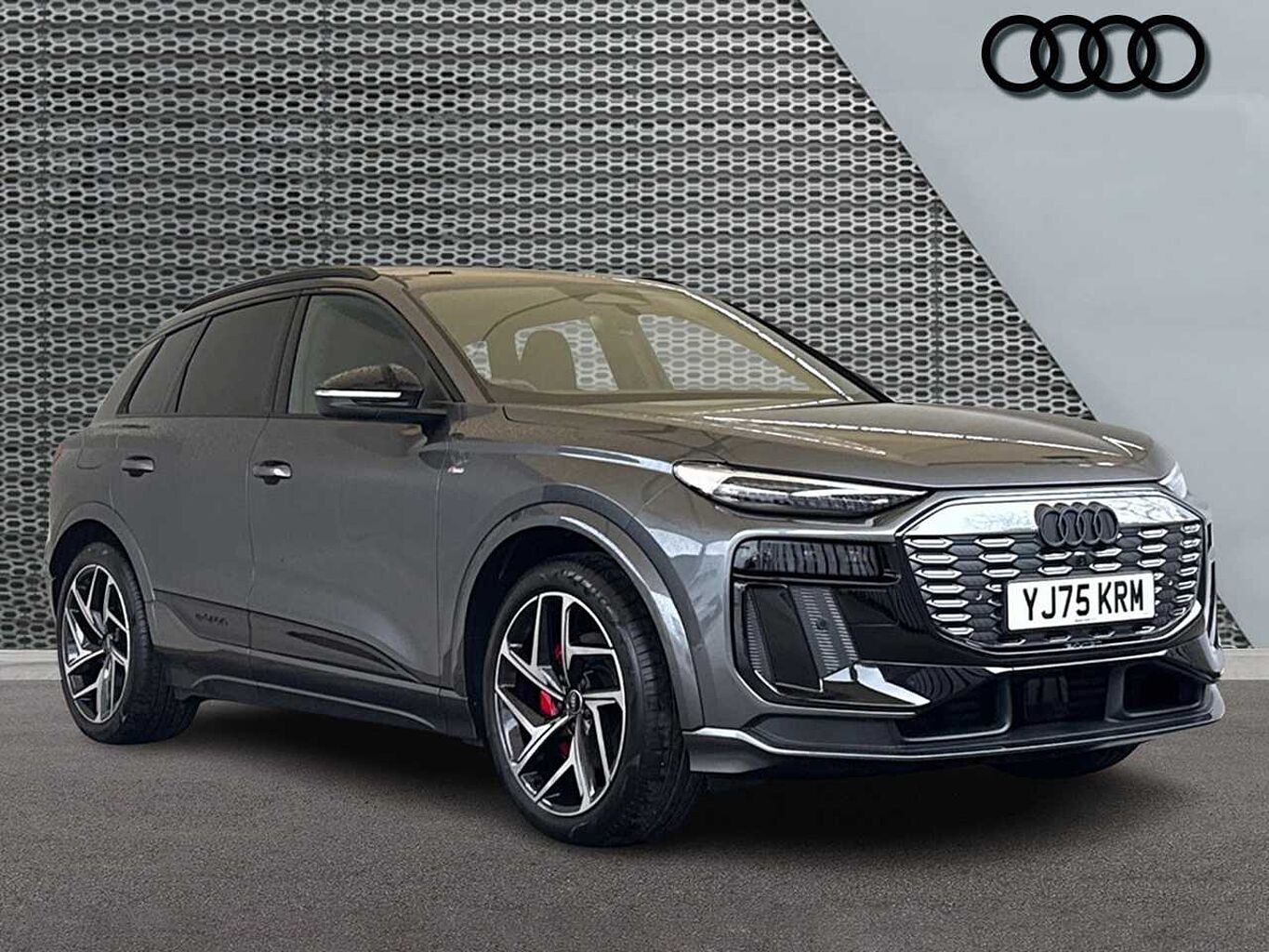 Main listing image - Audi Q6