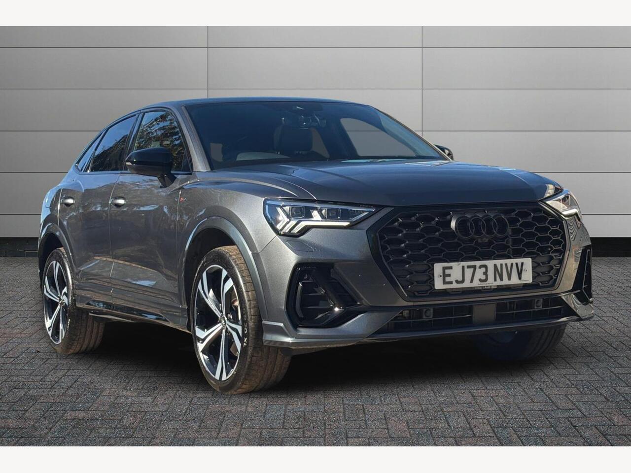 Main listing image - Audi Q3