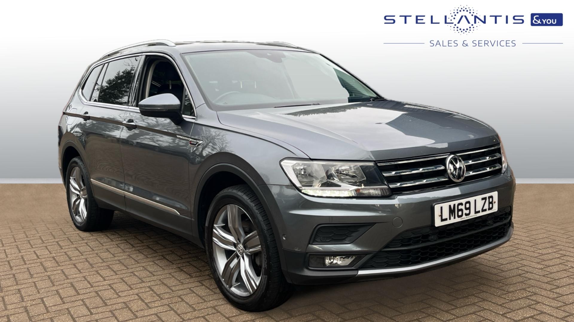 Main listing image - Volkswagen Tiguan Allspace