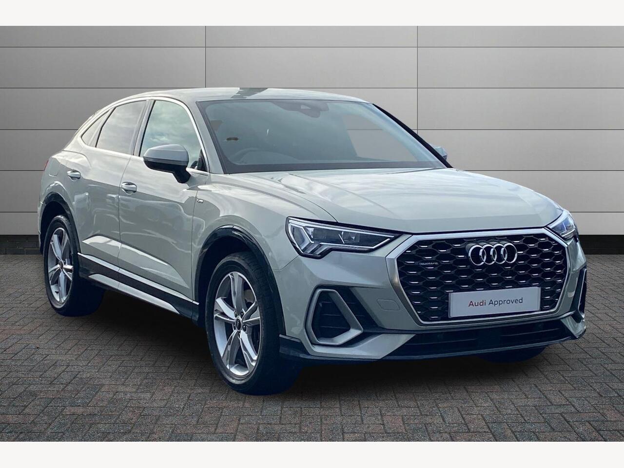 Main listing image - Audi Q3