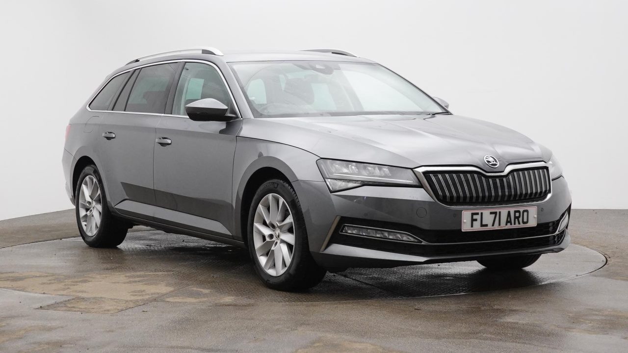 Main listing image - Skoda Superb Estate