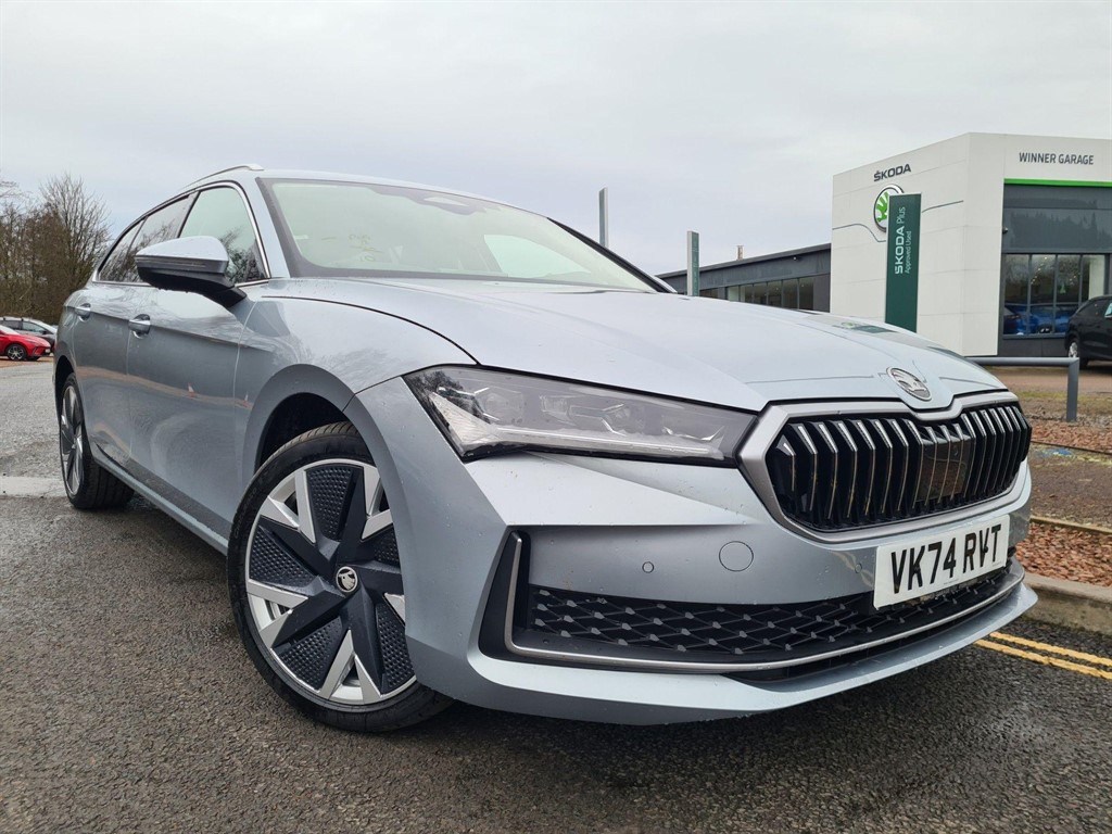 Main listing image - Skoda Superb