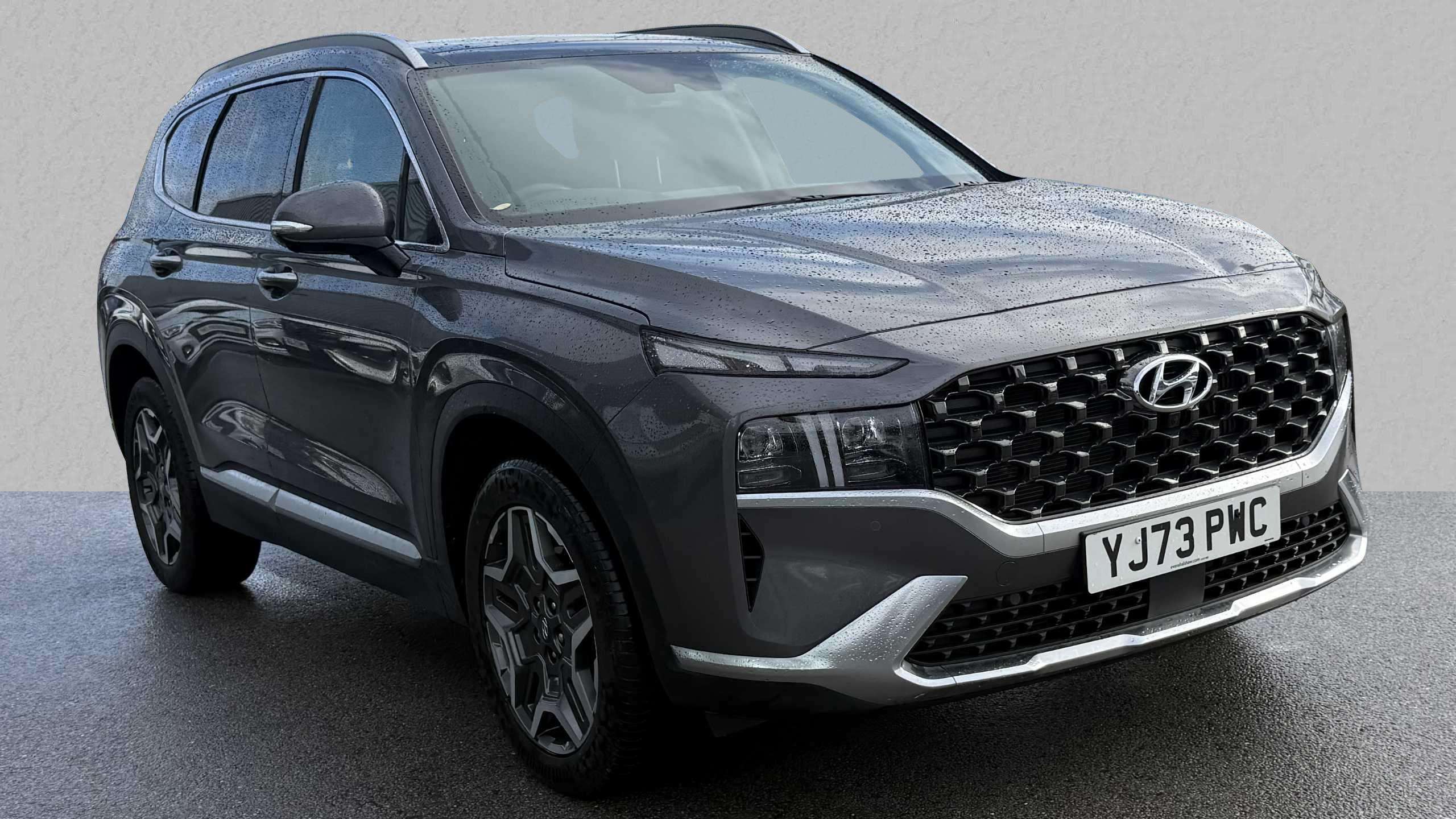 Main listing image - Hyundai Santa Fe
