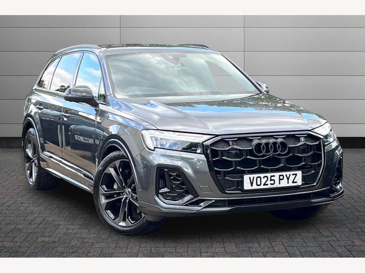 Main listing image - Audi Q7
