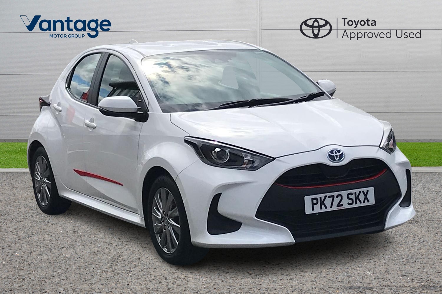 Main listing image - Toyota Yaris