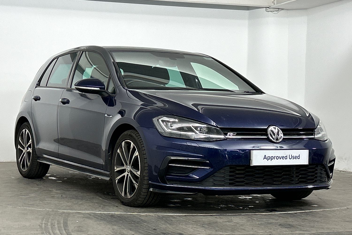 Main listing image - Volkswagen Golf