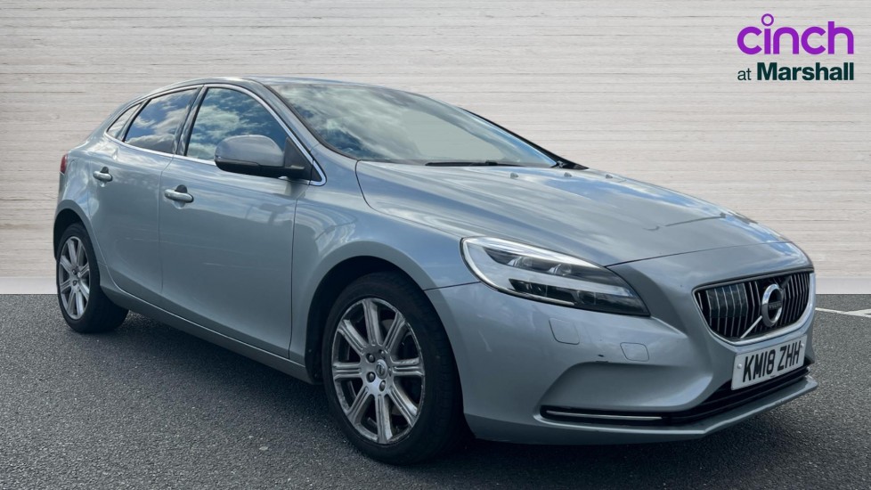 Main listing image - Volvo V40