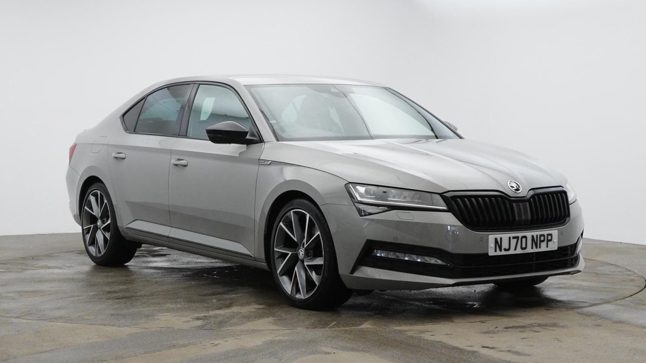 Main listing image - Skoda Superb