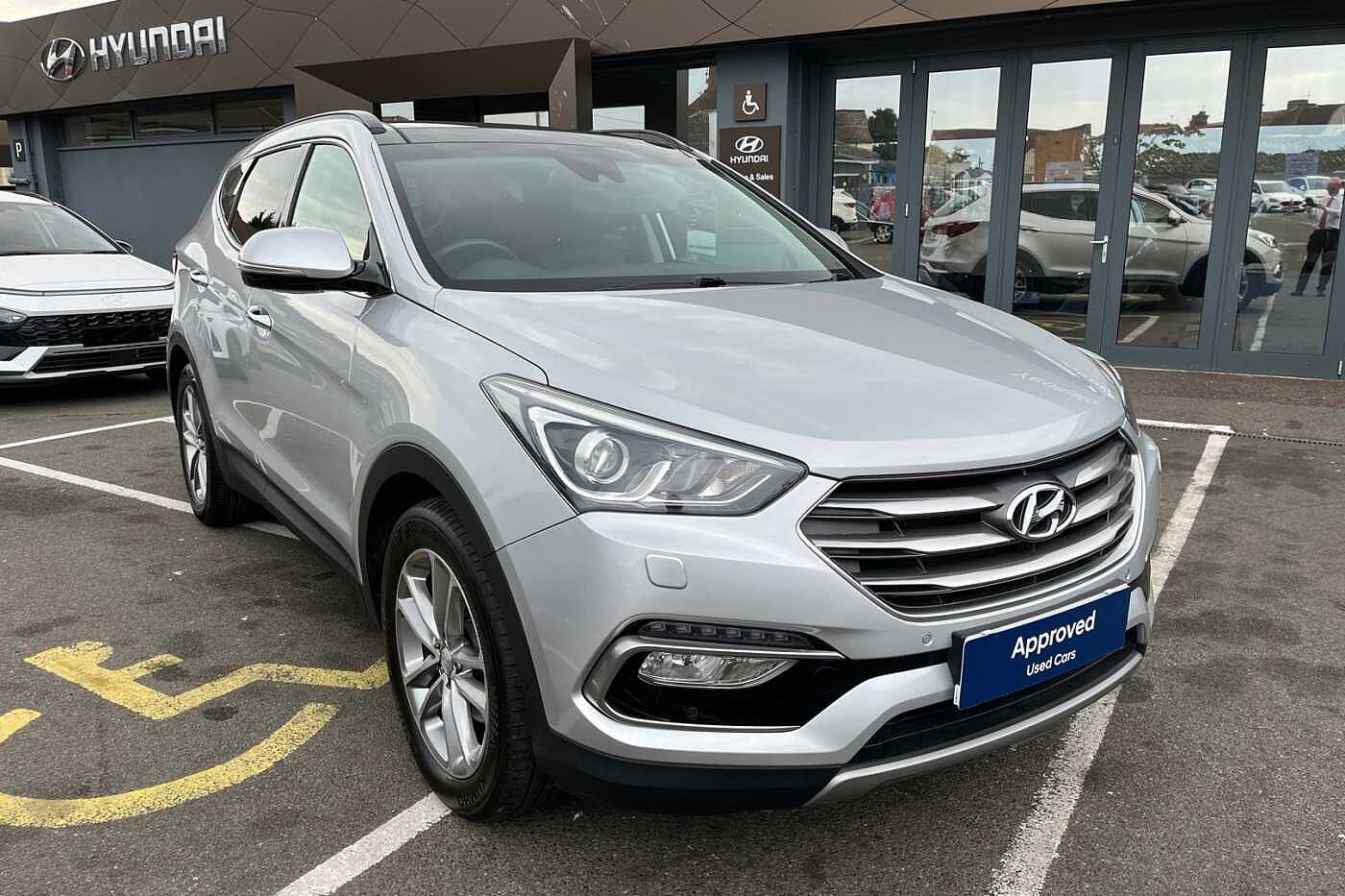 Main listing image - Hyundai Santa Fe
