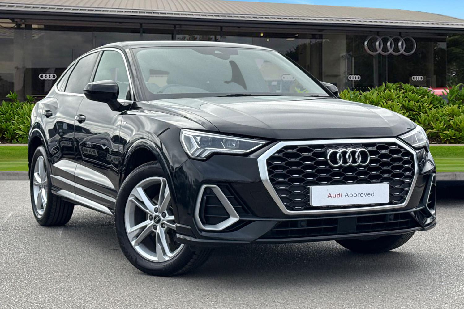 Main listing image - Audi Q3