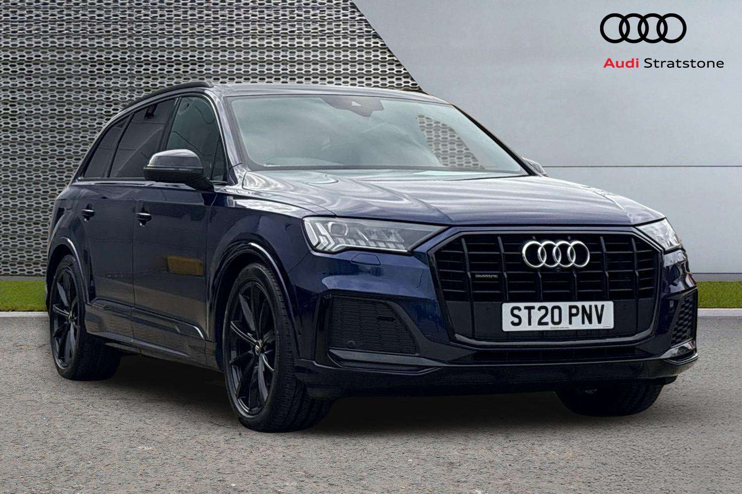 Main listing image - Audi Q7