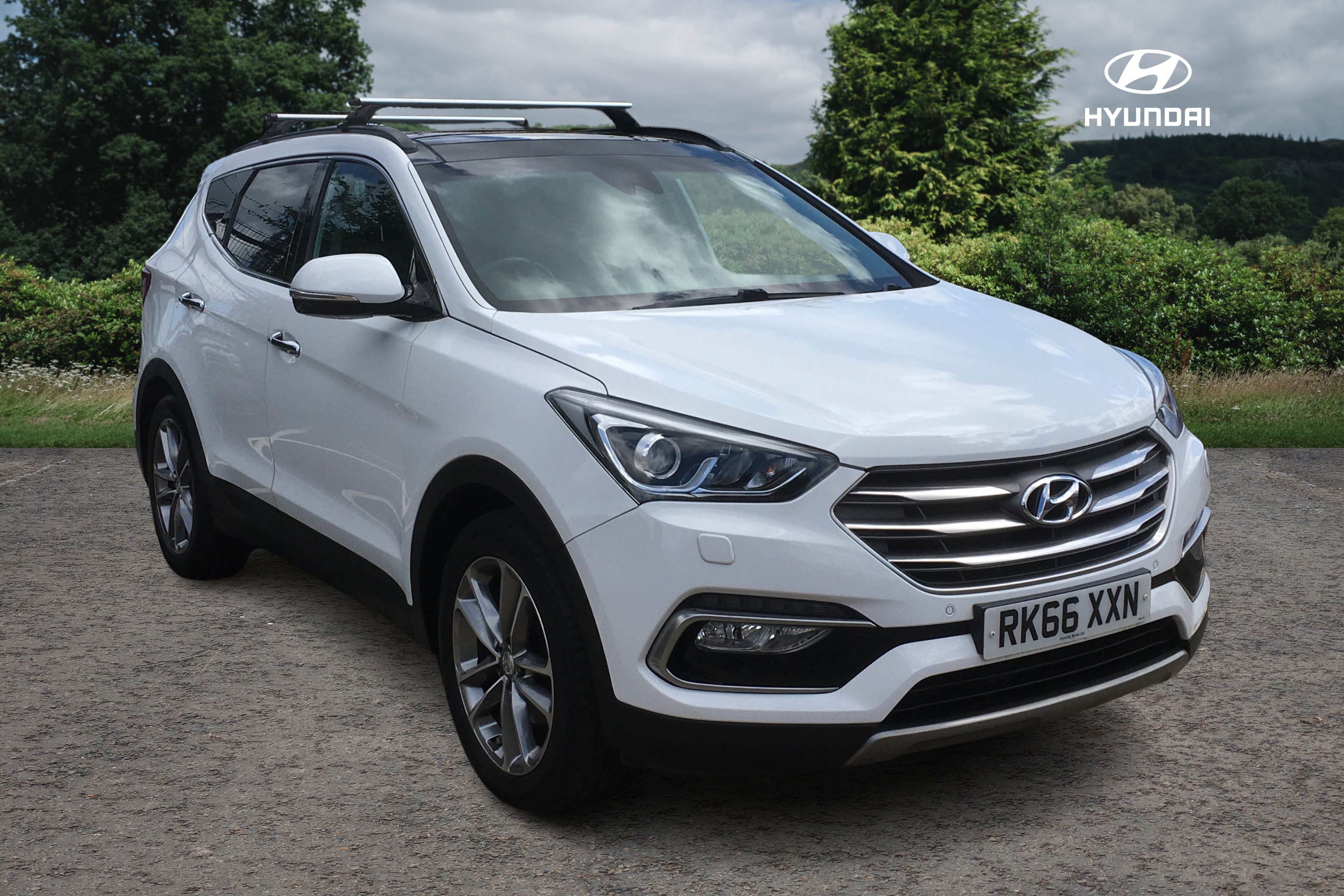 Main listing image - Hyundai Santa Fe