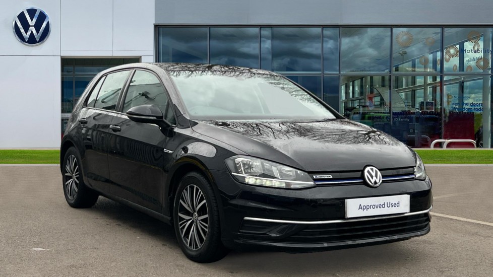 Main listing image - Volkswagen Golf