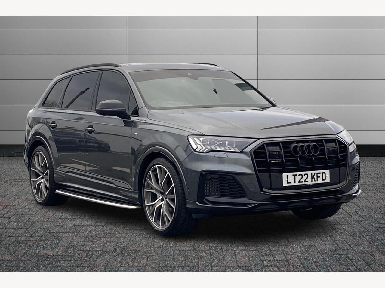 Main listing image - Audi Q7