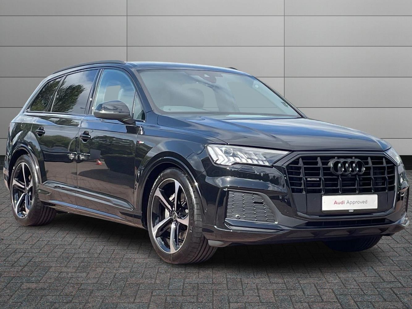 Main listing image - Audi Q7