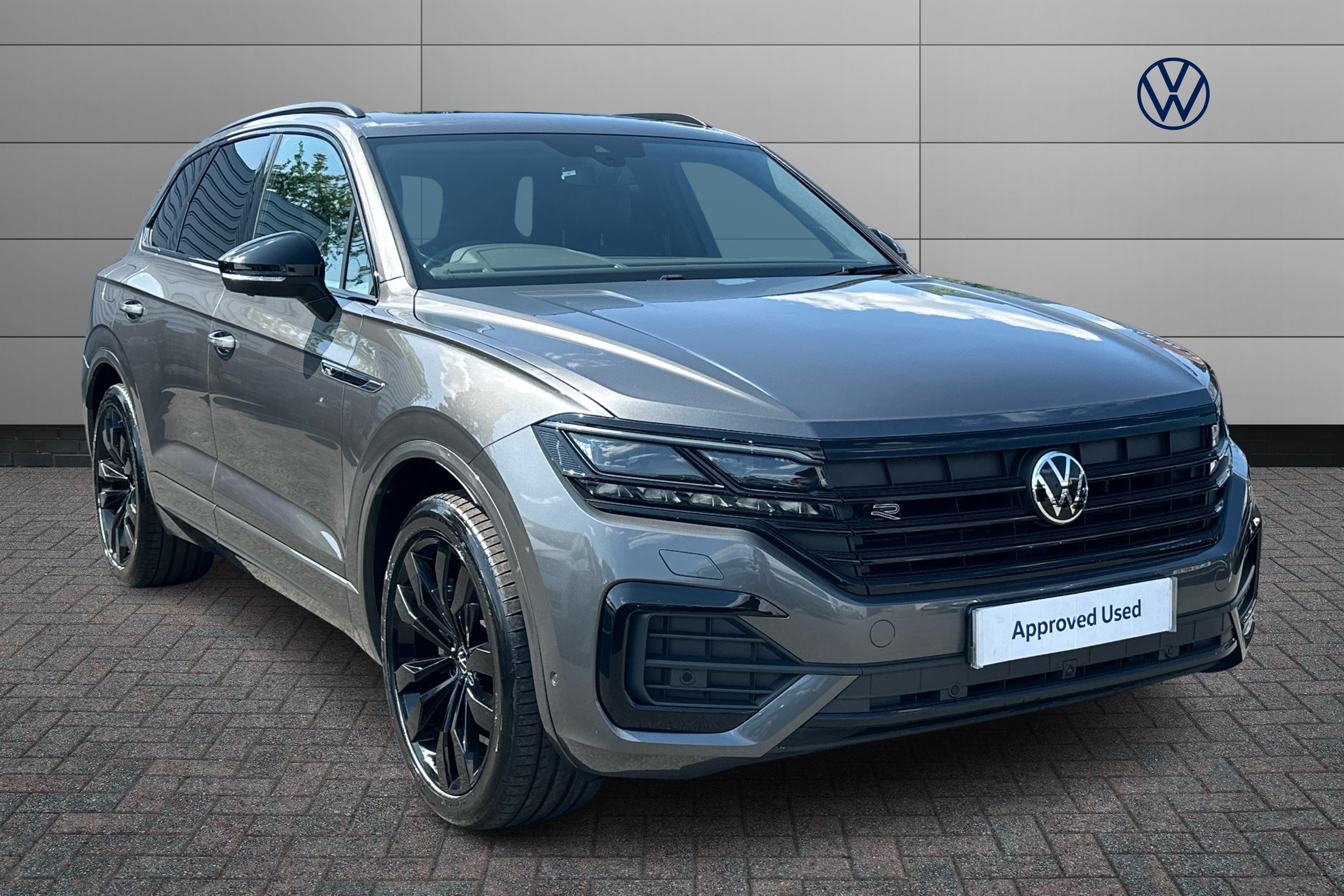 Main listing image - Volkswagen Touareg