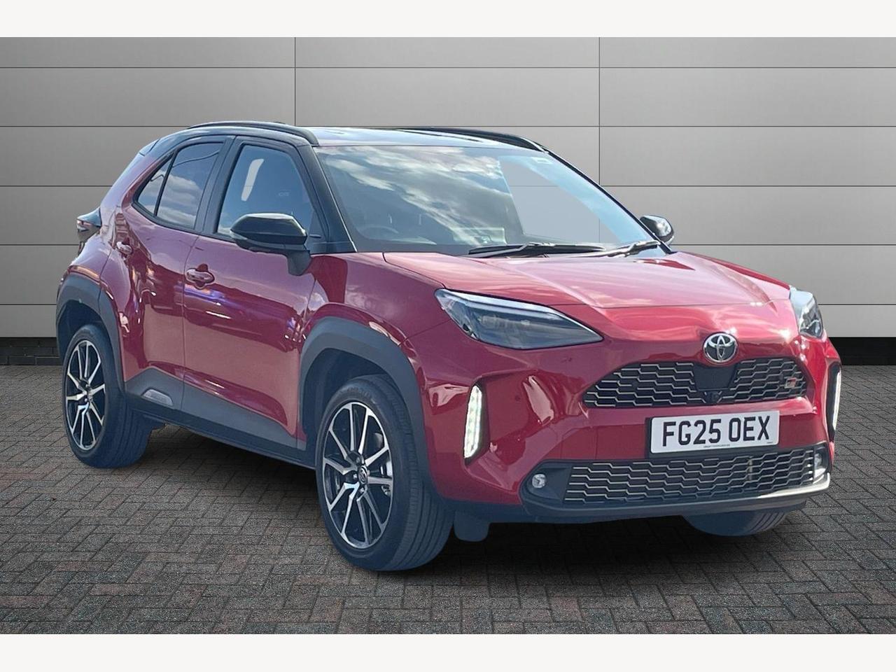 Main listing image - Toyota Yaris Cross