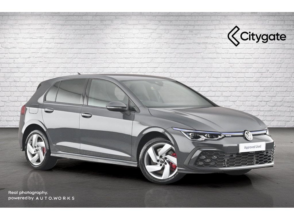 Main listing image - Volkswagen Golf