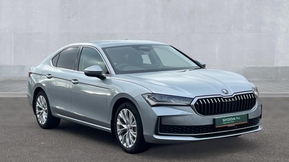 Main listing image - Skoda Superb