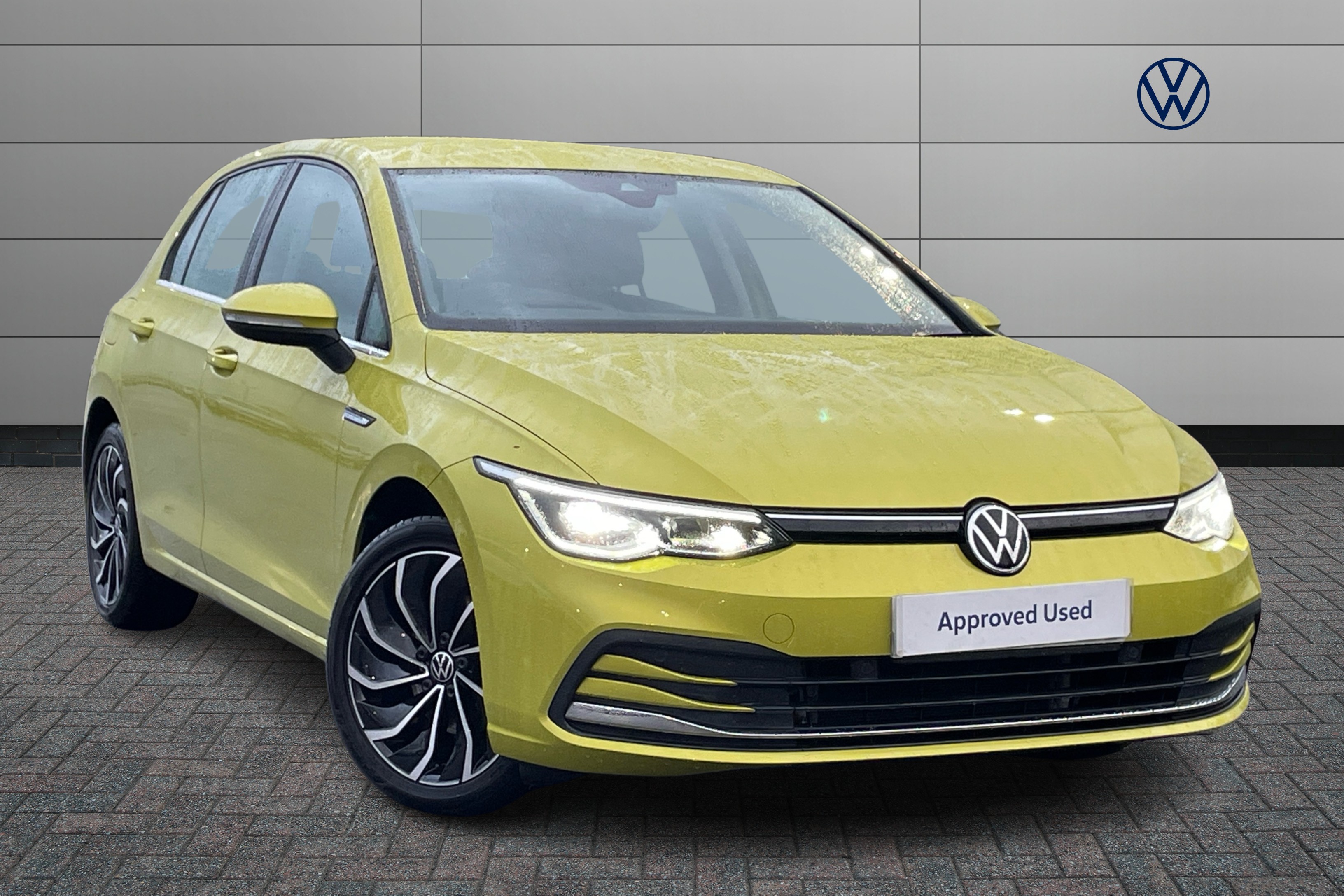 Main listing image - Volkswagen Golf