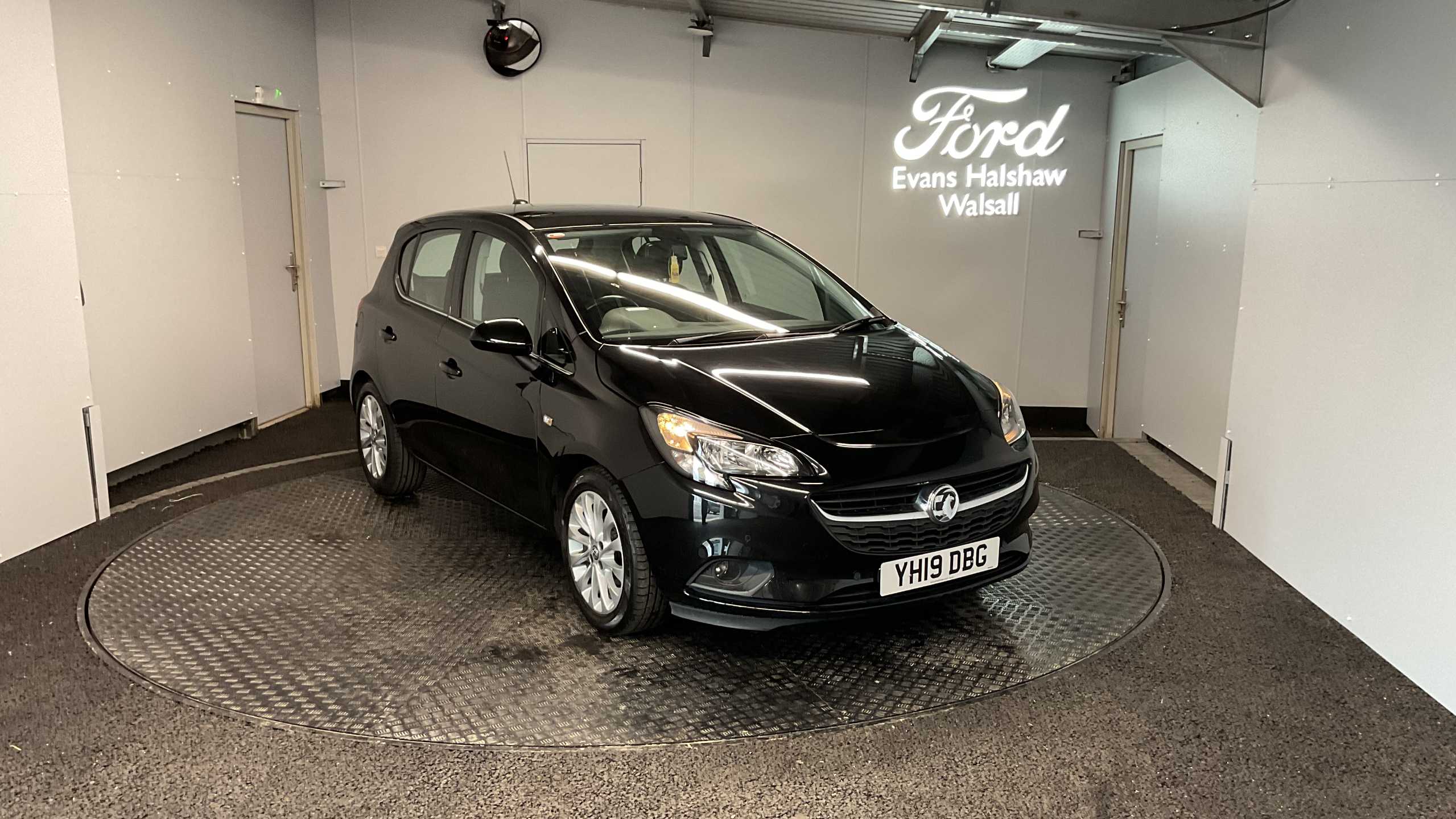 Main listing image - Vauxhall Corsa