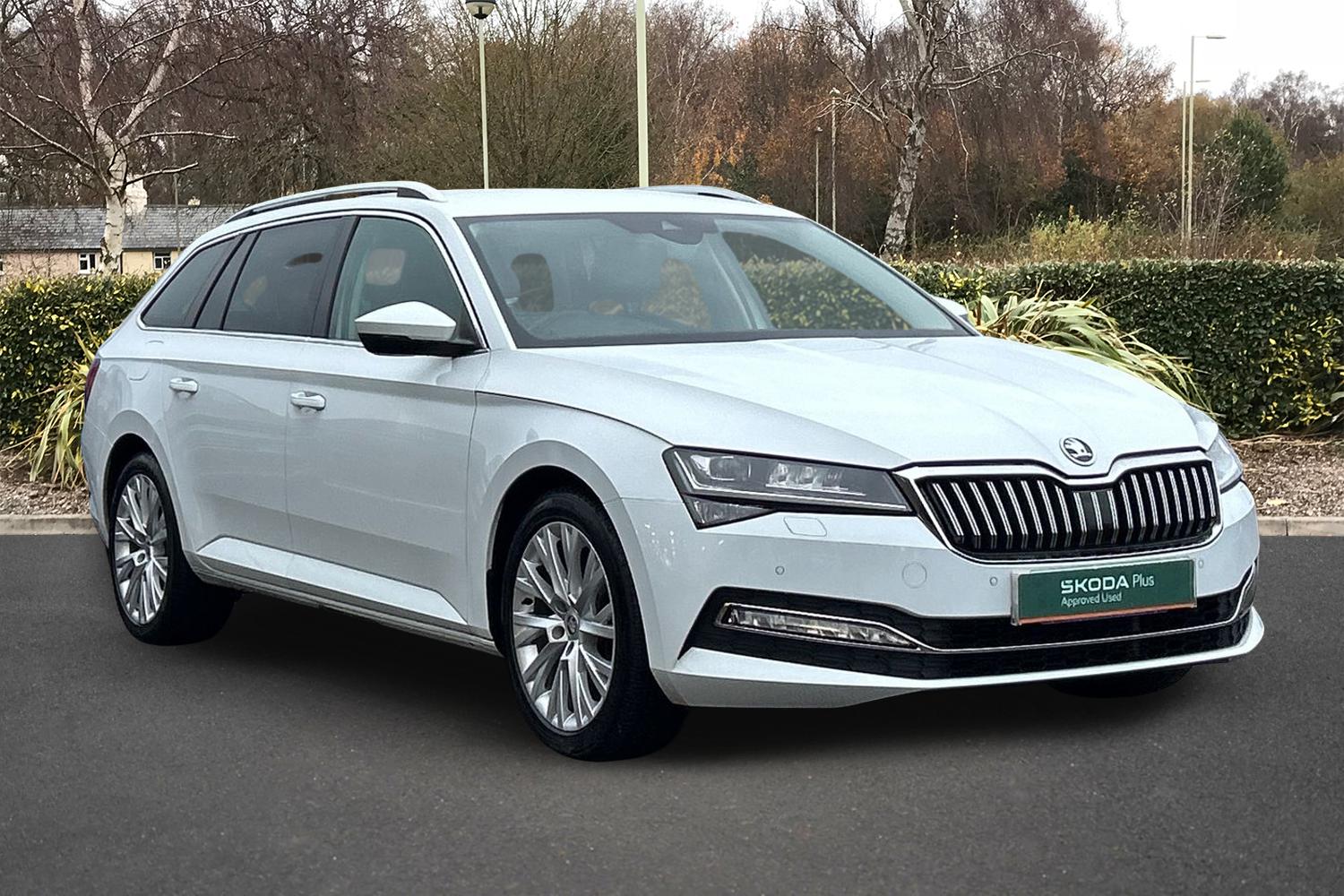 Main listing image - Skoda Superb Estate