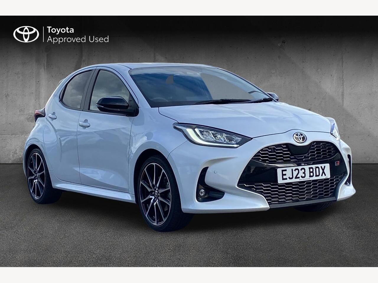 Main listing image - Toyota Yaris