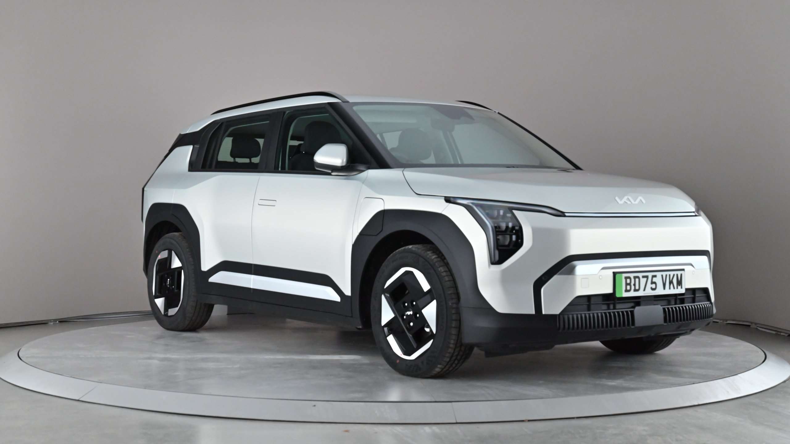 Main listing image - Kia EV3