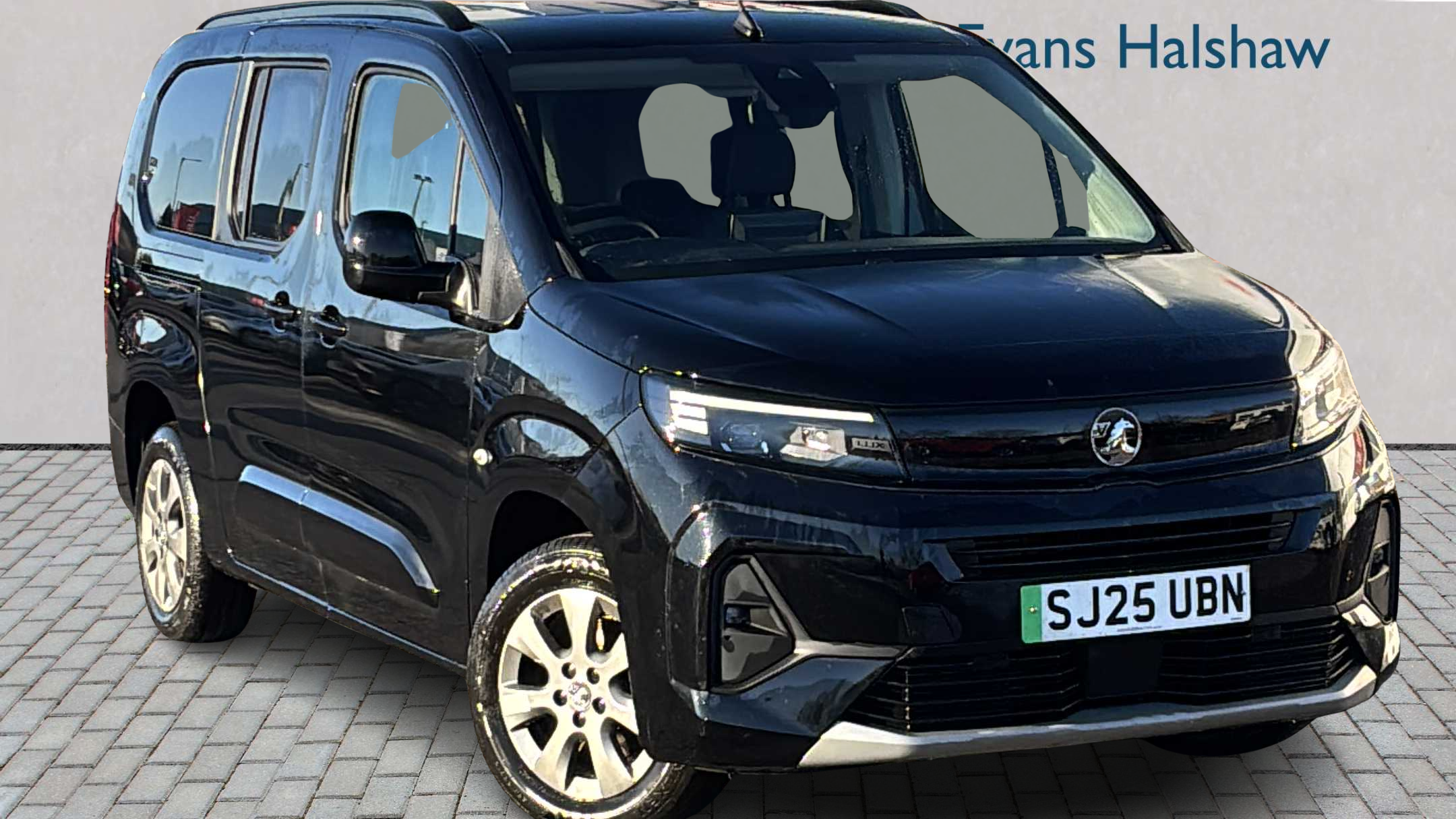 Main listing image - Vauxhall Combo Life-e