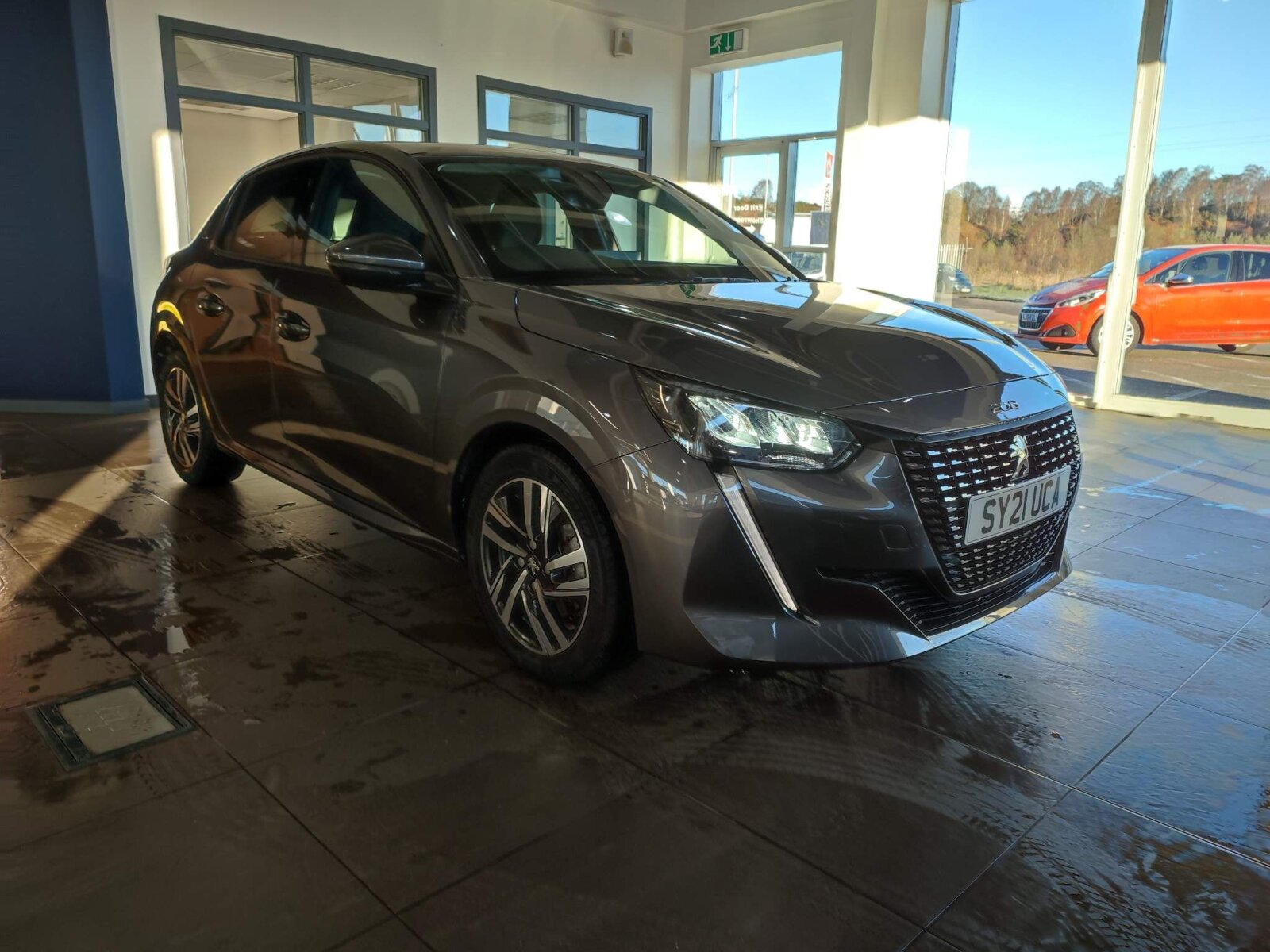 Main listing image - Peugeot 208