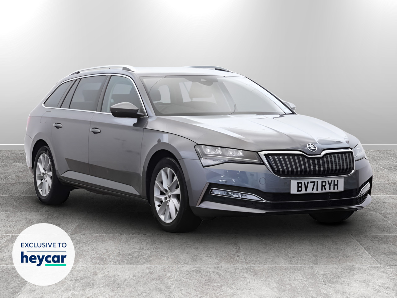 Main listing image - Skoda Superb Estate