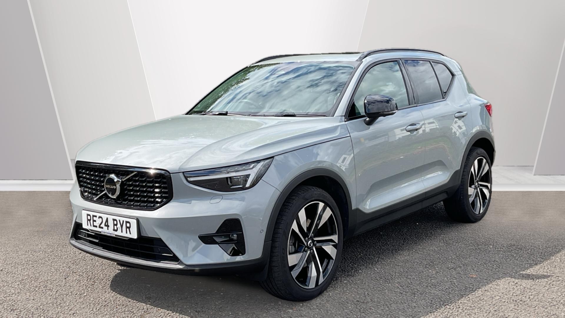 Main listing image - Volvo XC40