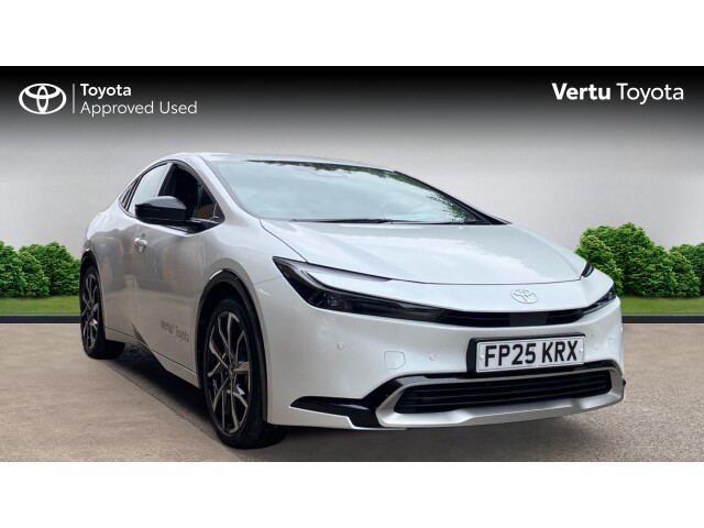 Main listing image - Toyota Prius Plug-In