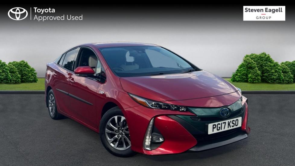 Main listing image - Toyota Prius Plug-In