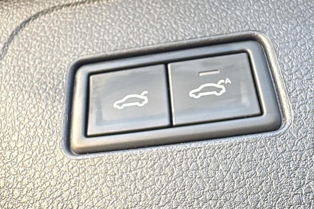 Main listing image - Volkswagen Passat Estate