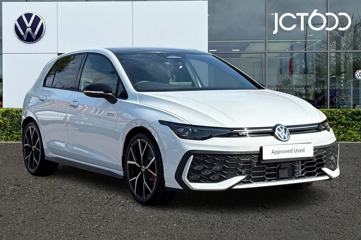 Main listing image - Volkswagen Golf