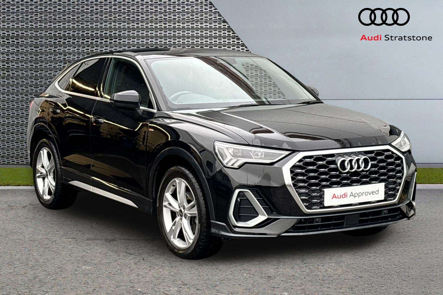 Main listing image - Audi Q3